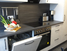 Küche mit Spülmaschine